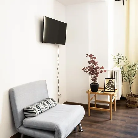 Cozy In Center With Self Check-in *
